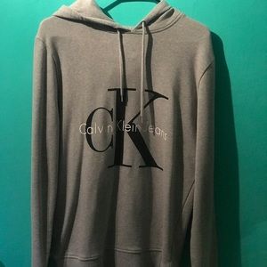CALVIN KLEIN WOMENS HOODIE 🤍 (Size M)